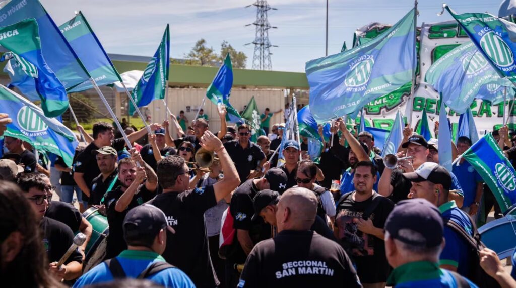 Mientras impulsa la reforma laboral, el Gobierno insiste en ponerle un tope de 2% a las paritarias hasta marzo