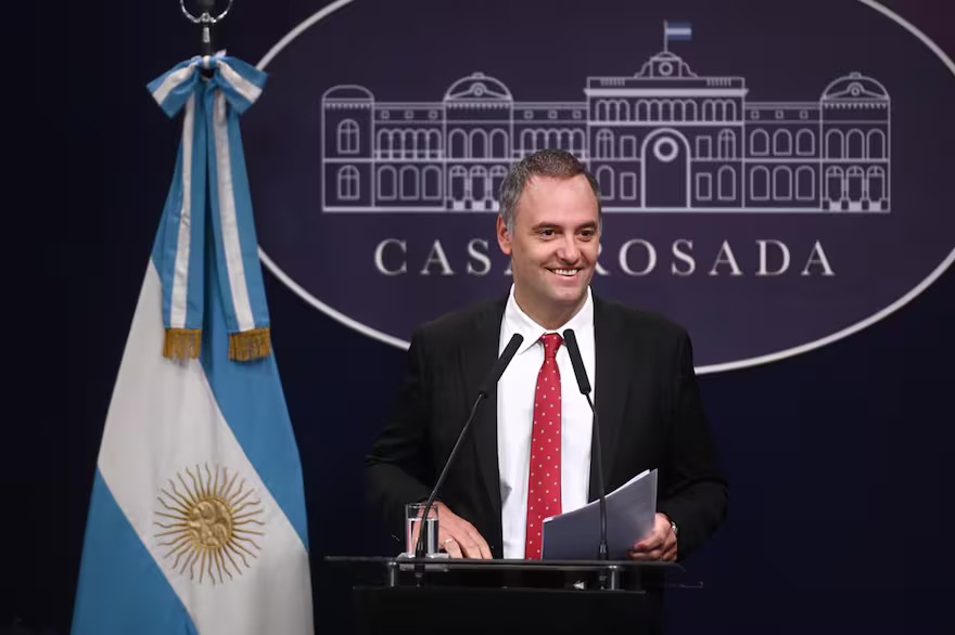 Manuel Adorni: “A mi patrimonio lo construí en el sector privado, no tengo nada que esconder”